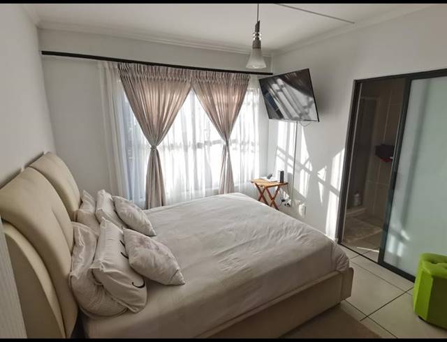 3 BEDROOM APARTMENT FOR SALE IN GREENSTONE HILL